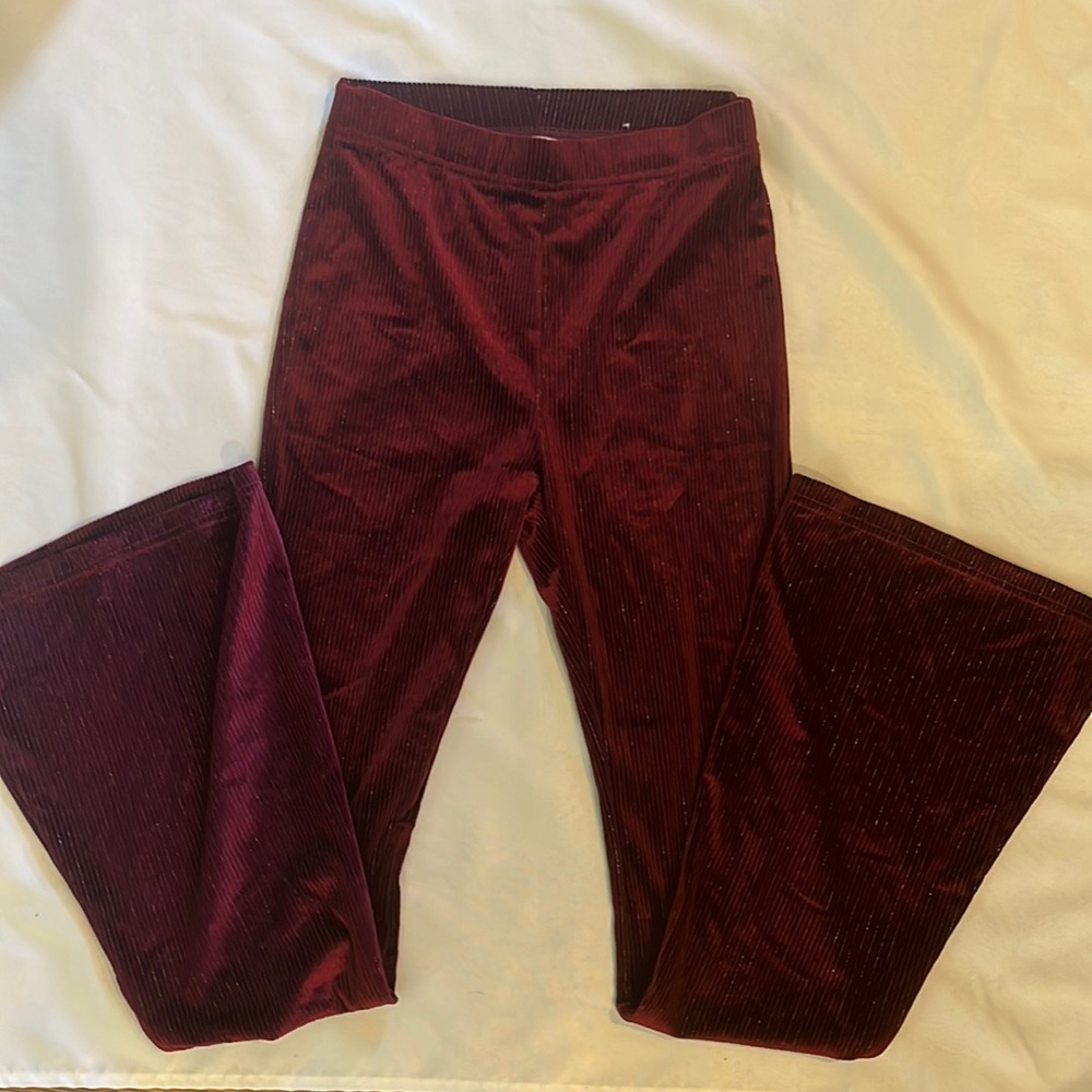 American Eagles maroon bell-bottom leggings. XS